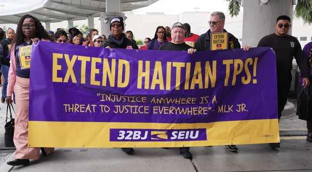 TPS : des centaines de milliers d’Haïtiens retiennent leur souffle aux États-Unis